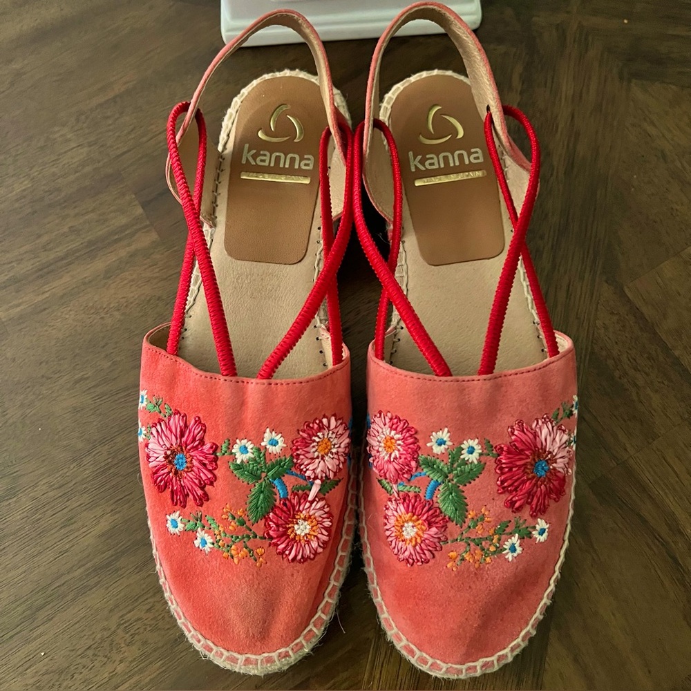 Kanna Elissa Floral Embroidered Coral Espadrille Wedge Sandals Size 9-9.5 (40)